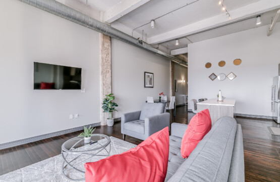 B904 ❤️️Modern 2BR Loft in Downtown Dallas|Pool+Views+Desk+Valet