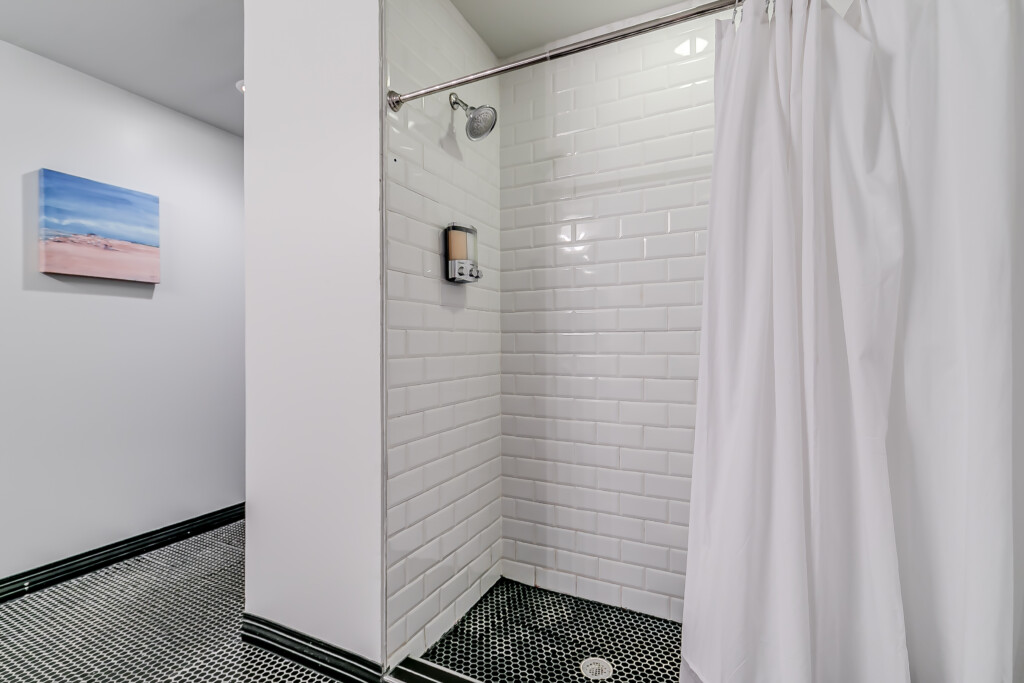 B904 ❤️️Modern 2BR Loft in Downtown Dallas|Pool+Views+Desk+Valet
