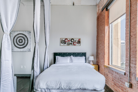 B904 ❤️️Modern 2BR Loft in Downtown Dallas|Pool+Views+Desk+Valet